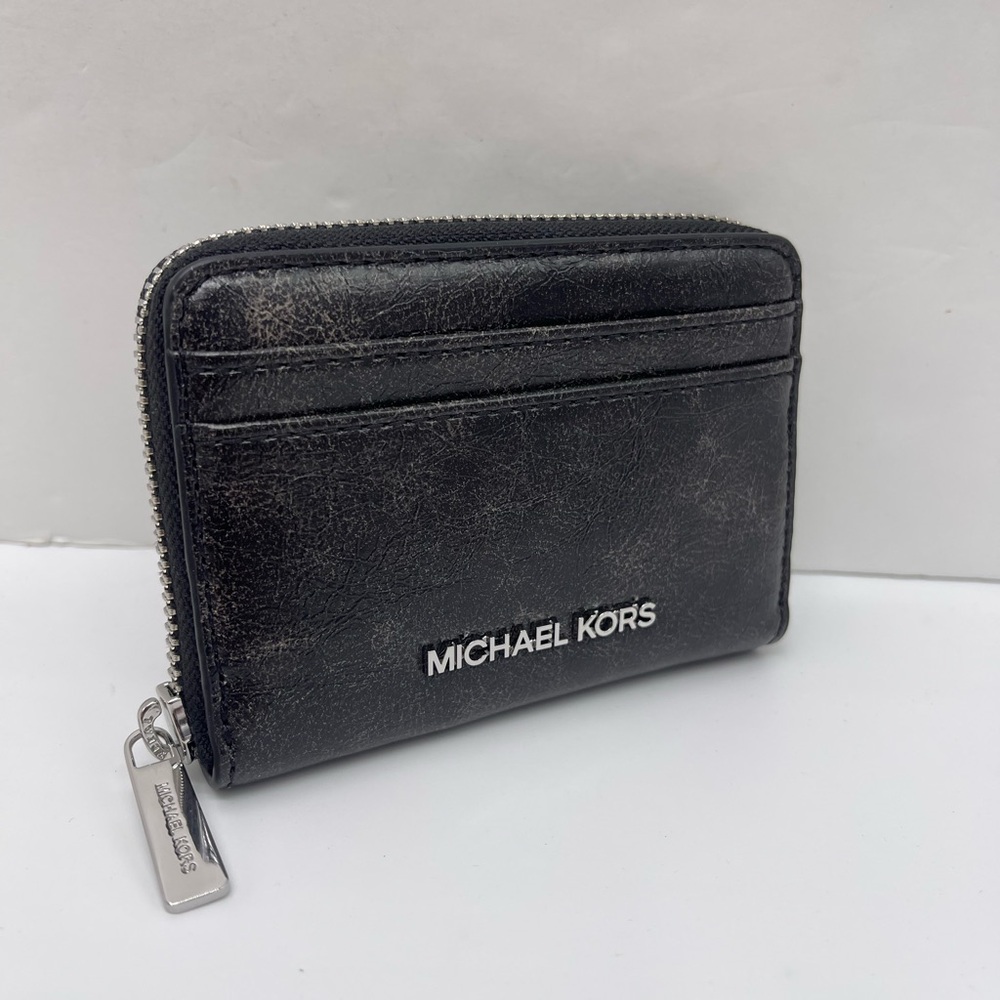 MICHAEL KORS Jet Set Medium Distressed Zip Around Card Case
Black 
NWT - Picture 2 of 16